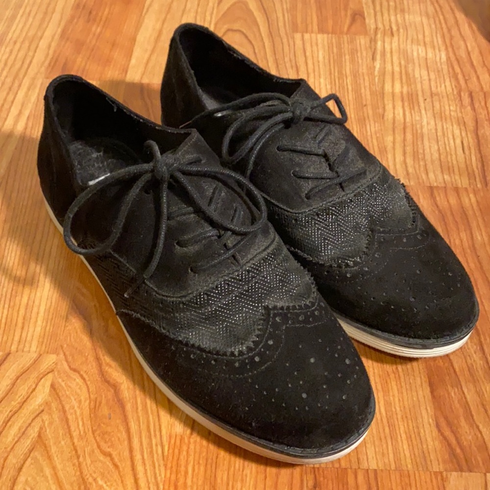 Black and white Kelly & Katie shoes